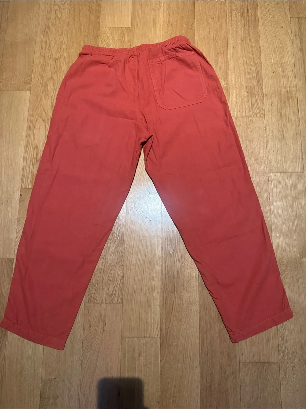 imogene + willie - ventura chore pant in sunfaded red